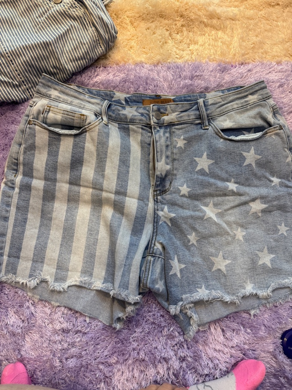 Judy Blue - Stars & Stripes Bleach Fray Hem Shorts - Light Wash - 2x